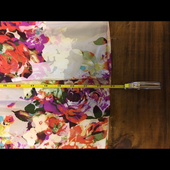 Gorgeous skirt lot - Picture 8 of 8